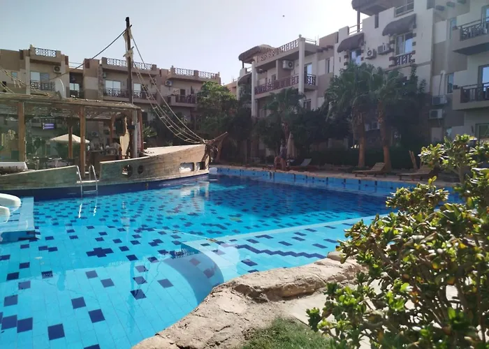 Jungle Sweet Compound Otel 4*
